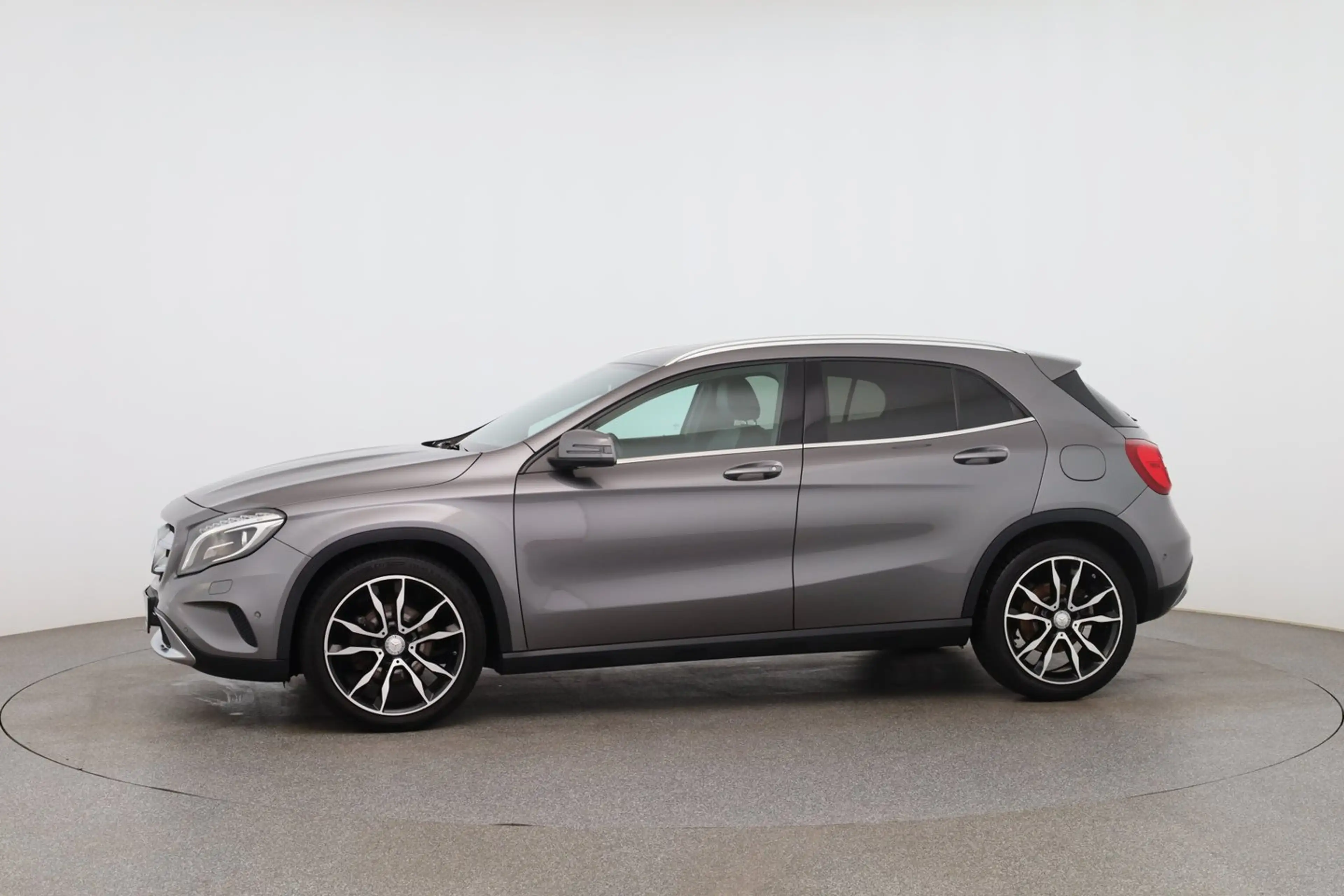 Mercedes-Benz GLA 220 GLA 220 CDI / d 4Matic — photo 2