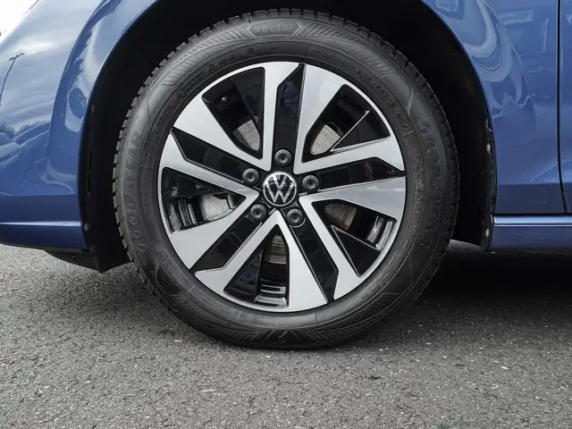 Volkswagen Golf view 7