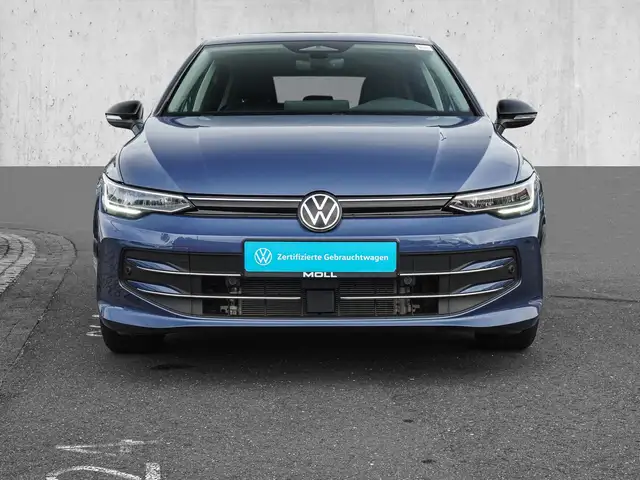 Volkswagen Golf view 3