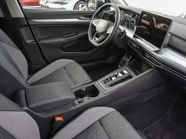 Volkswagen Golf view 8