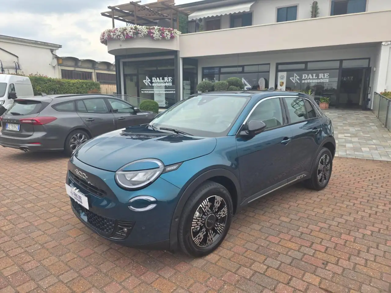 Fiat 600 Hybrid 100 CV DCT MHEV — photo 1 of 15