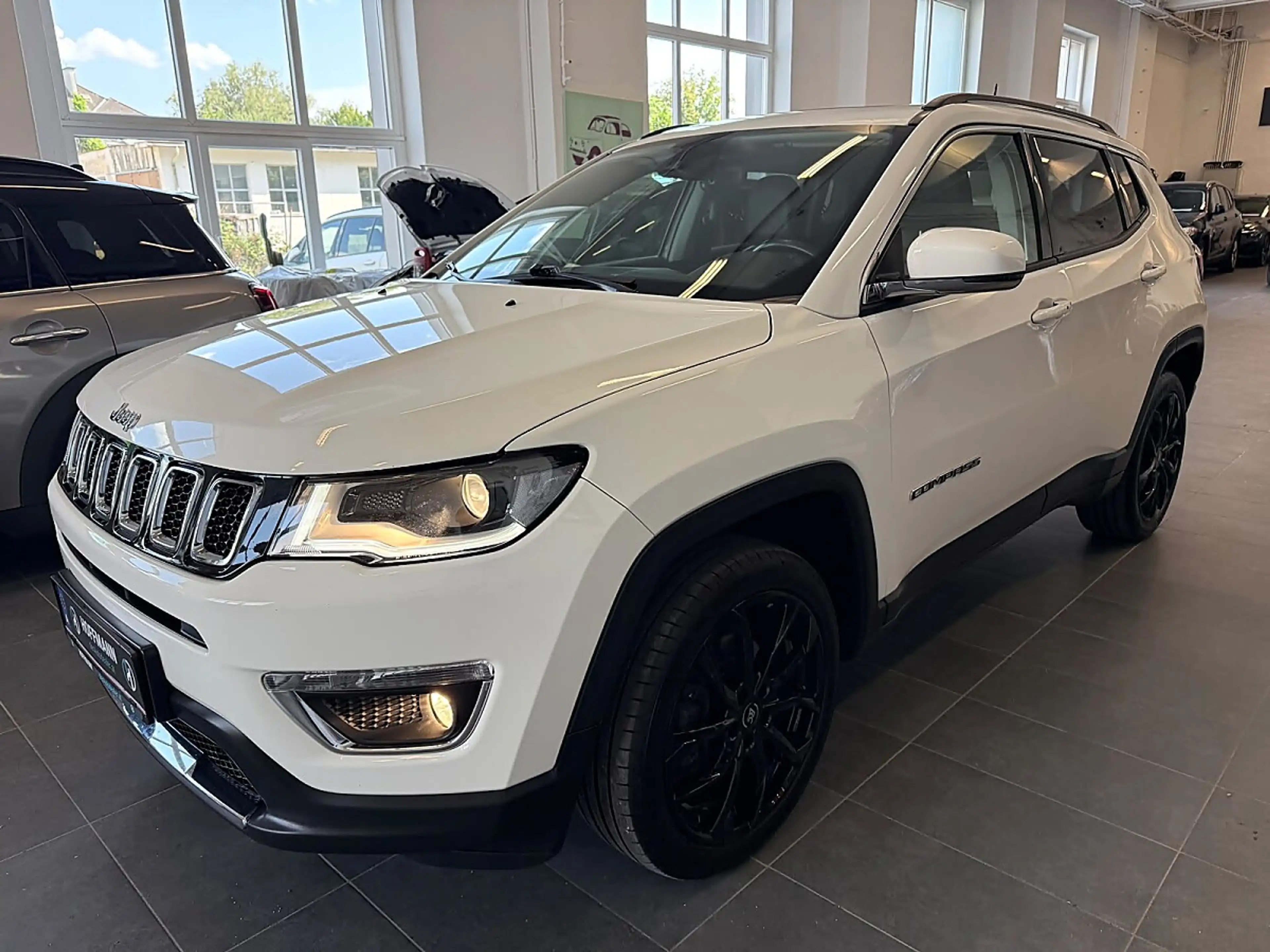Jeep Compass 2.0 MultiJet Limited AWD — photo 12