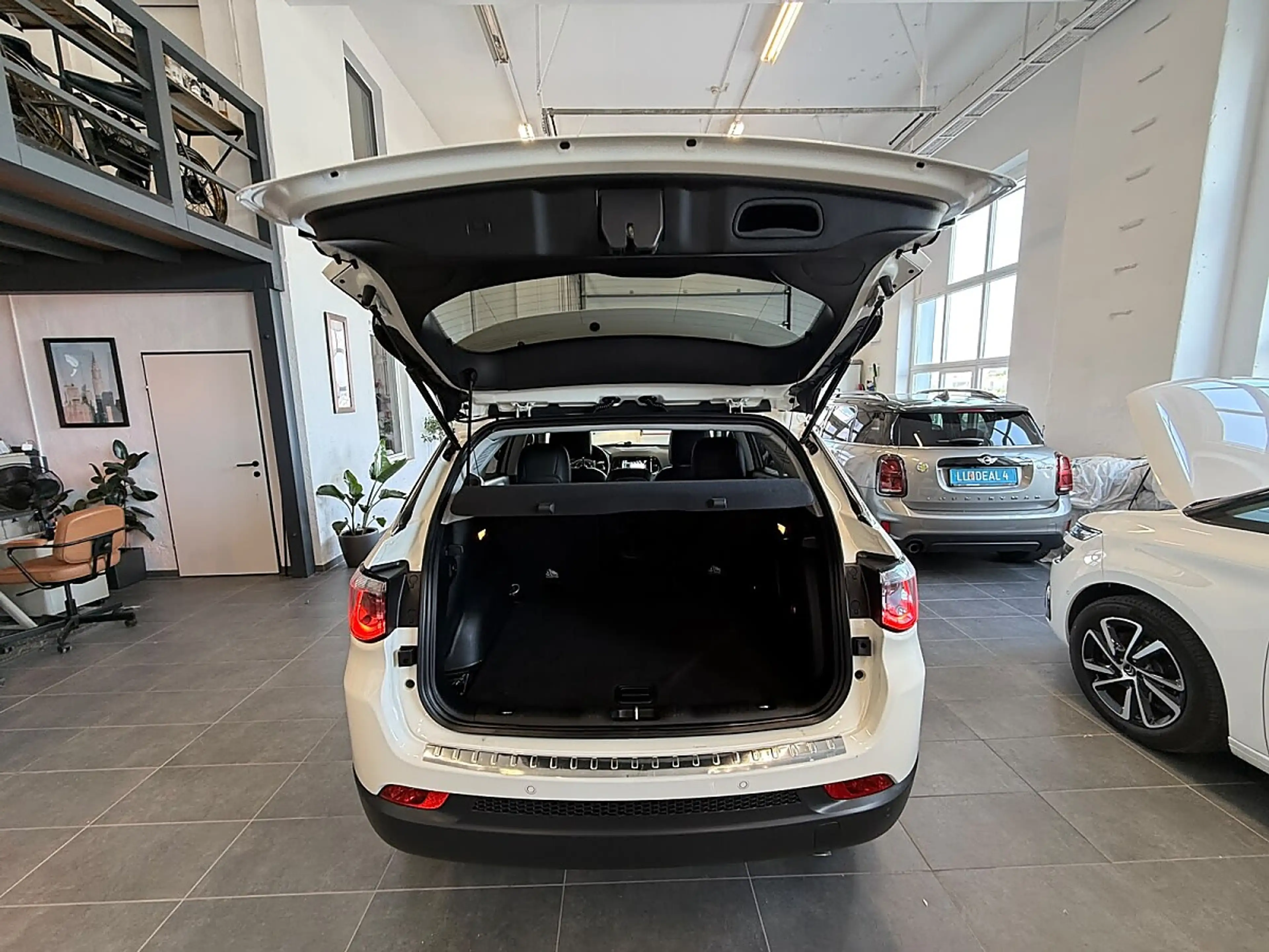 Jeep Compass 2.0 MultiJet Limited AWD — photo 8