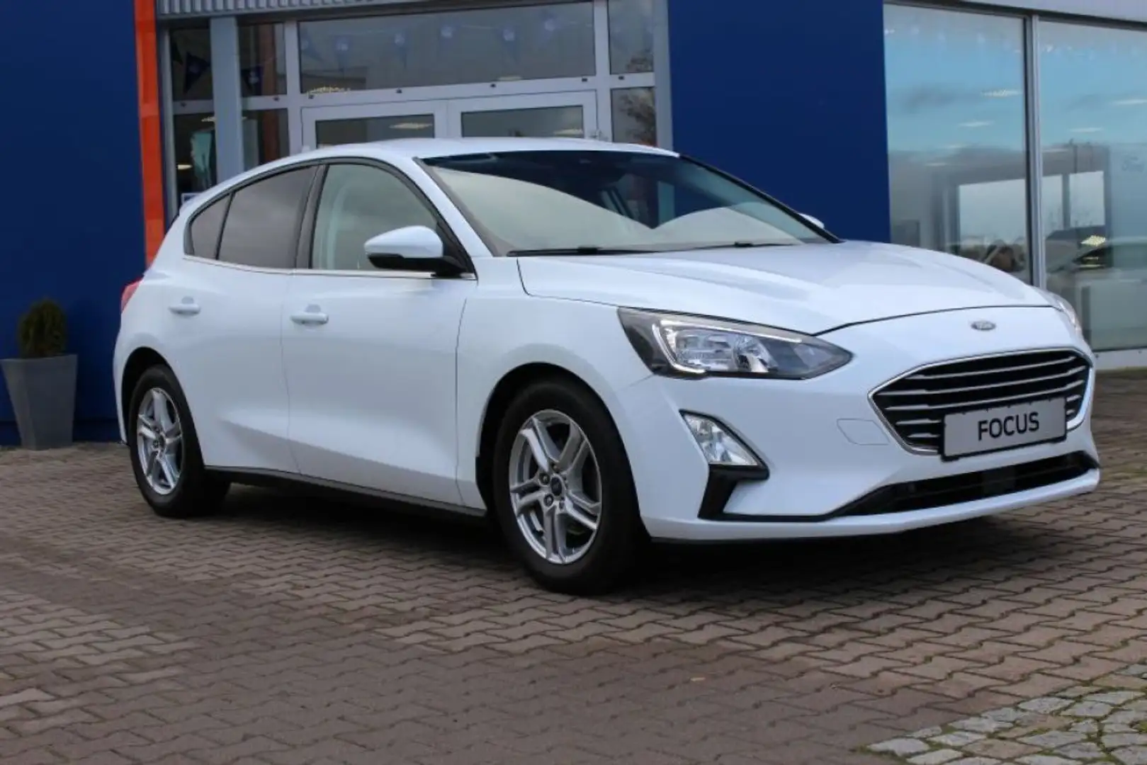 Ford Focus 1.5 EcoBlue Aut. COOL&CONNECT Weiß - 1