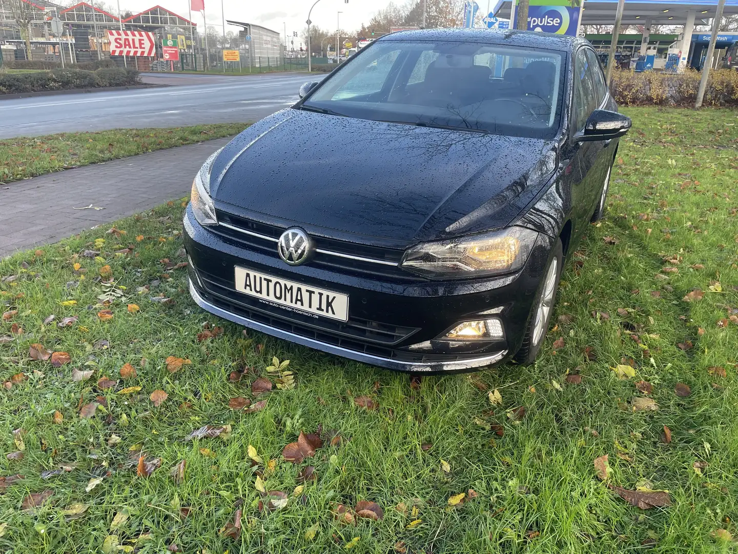 Volkswagen Polo POLO 6 Highline 46500km 95ps AUTOMATIK PDC NAVI Schwarz - 2