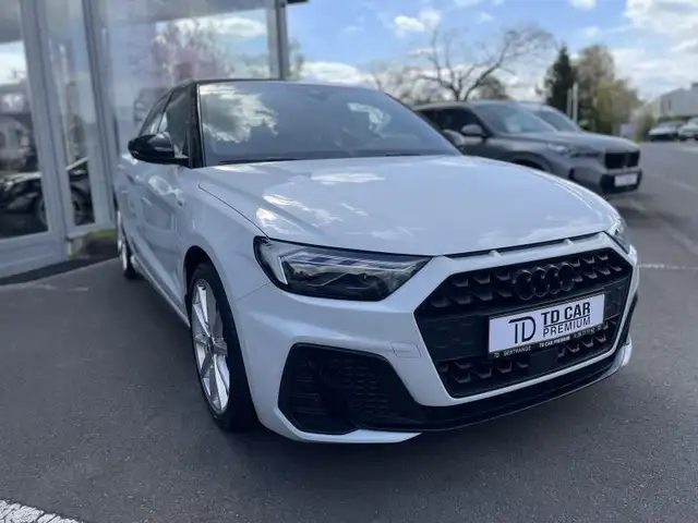Audi A1 view 3