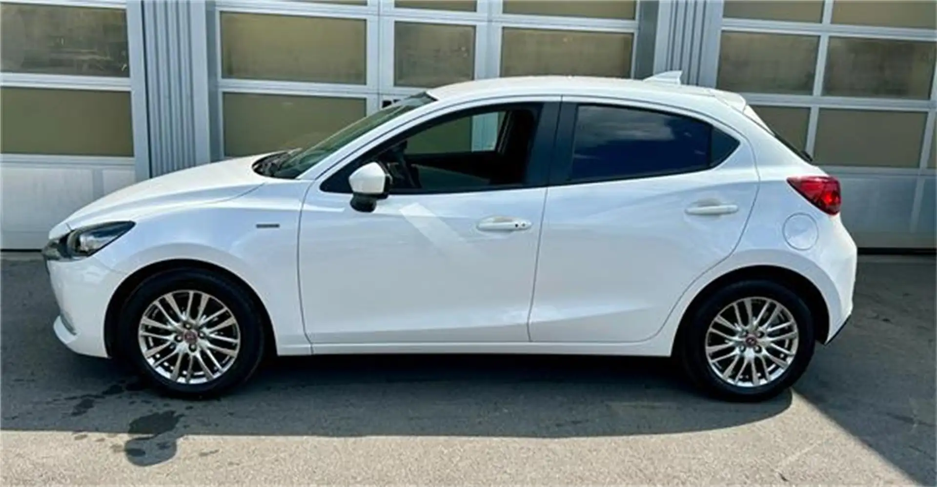 Mazda 2 G90 100 Years limitiertes Sondermodell, höchste Weiß - 2