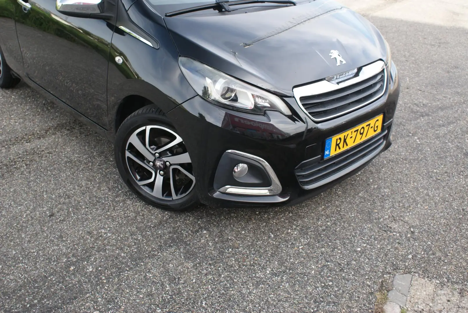 Peugeot 108 1.2 Puretech Roland Garros | Cabrio | Cruise contr Noir - 2