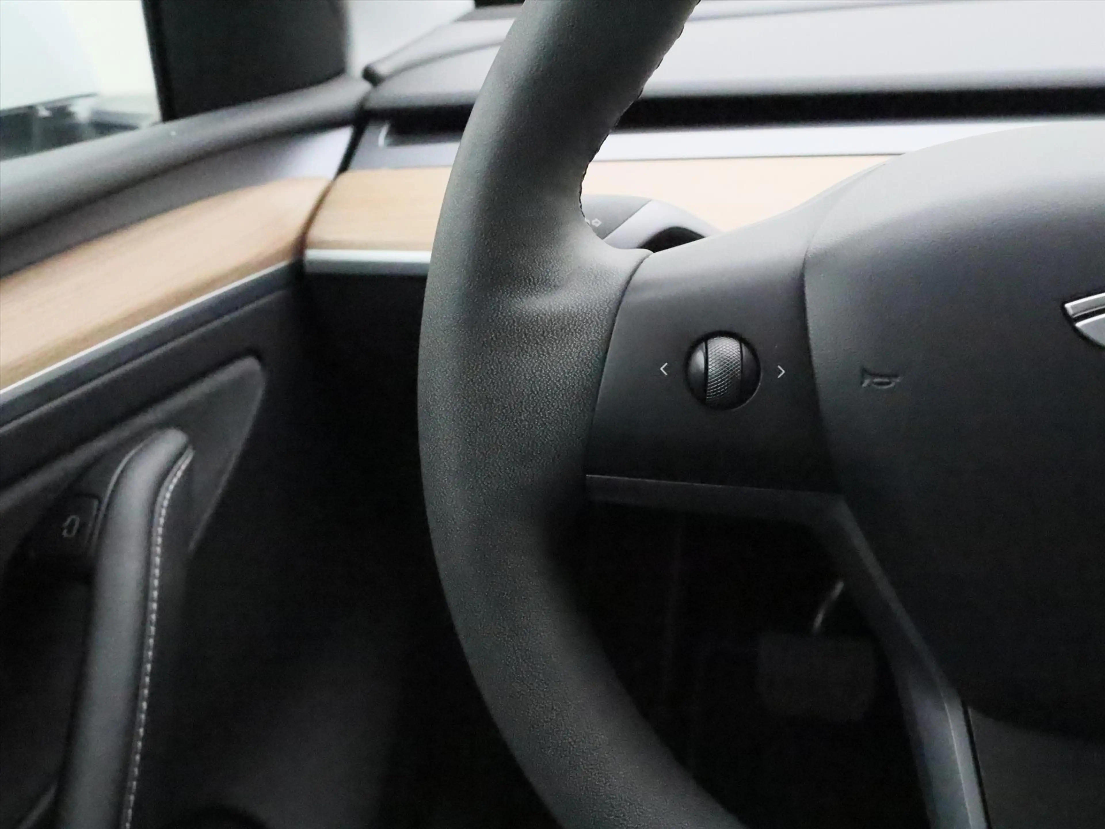 Tesla Model Y Long Range AWD 75kWh 351pk 92.8% SoH [ TREKHAAK+AM — photo 20