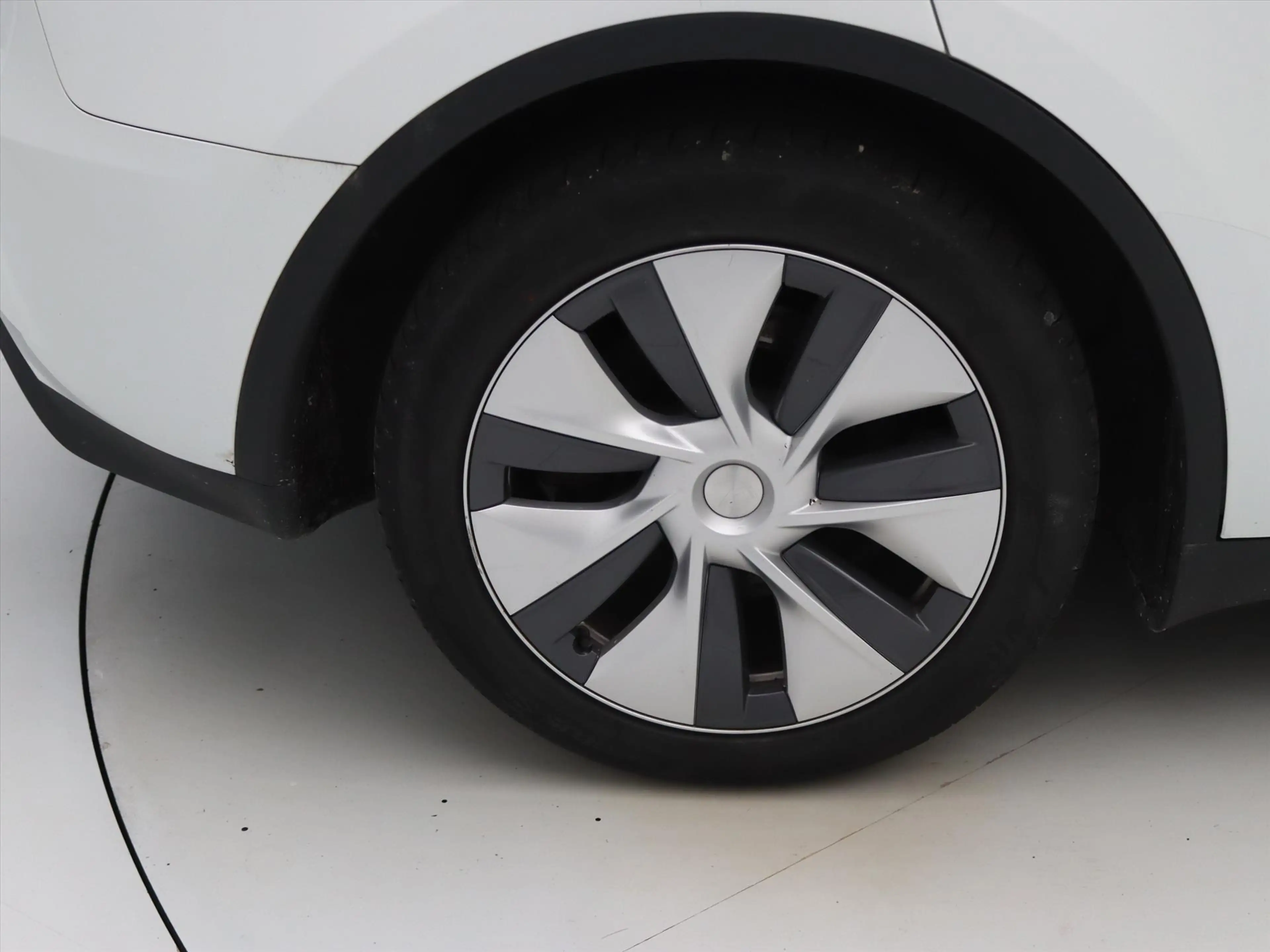 Tesla Model Y Long Range AWD 75kWh 351pk 92.8% SoH [ TREKHAAK+AM — photo 11