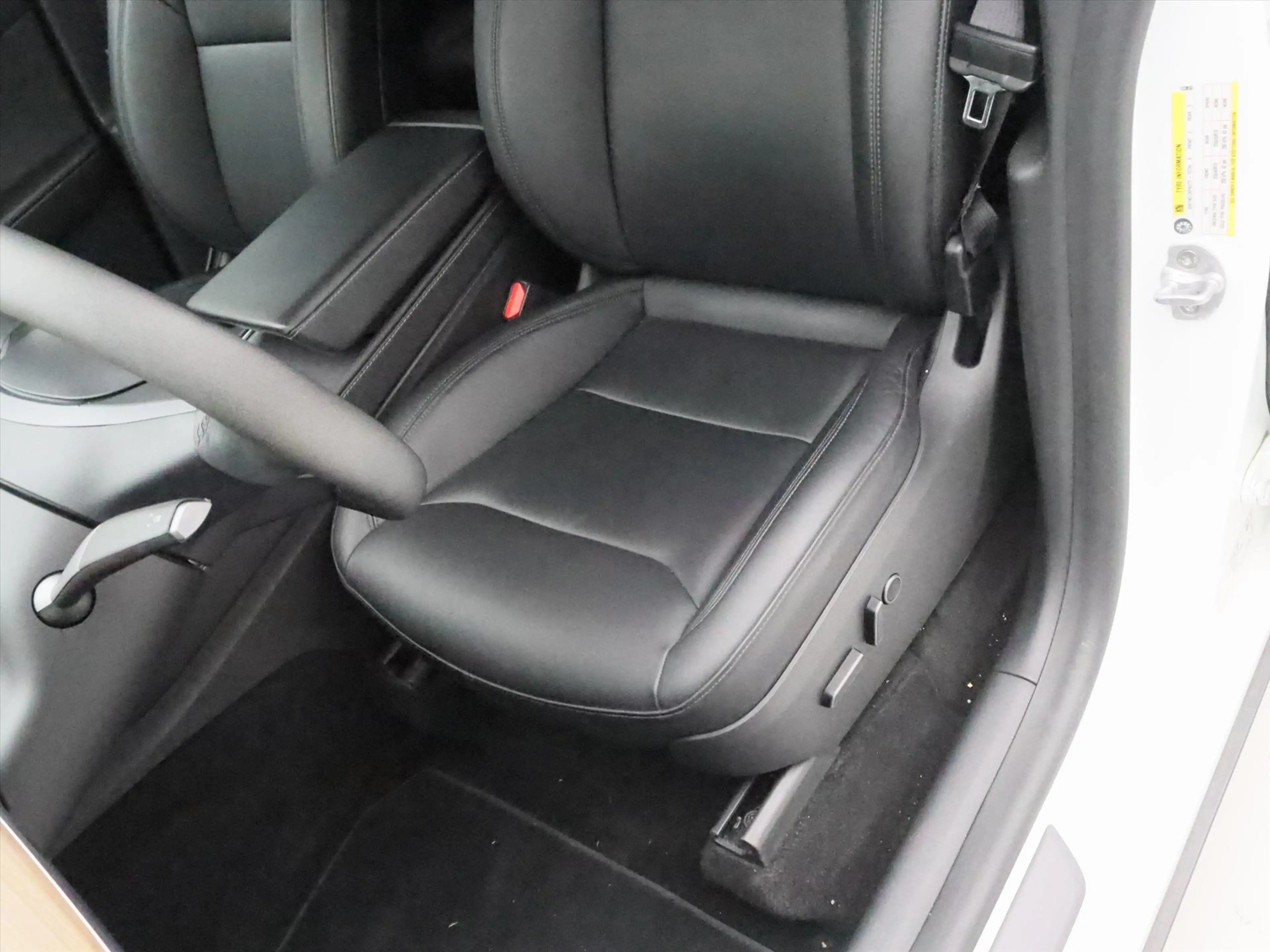 Tesla Model Y Long Range AWD 75kWh 351pk 92.8% SoH [ TREKHAAK+AM — photo 18