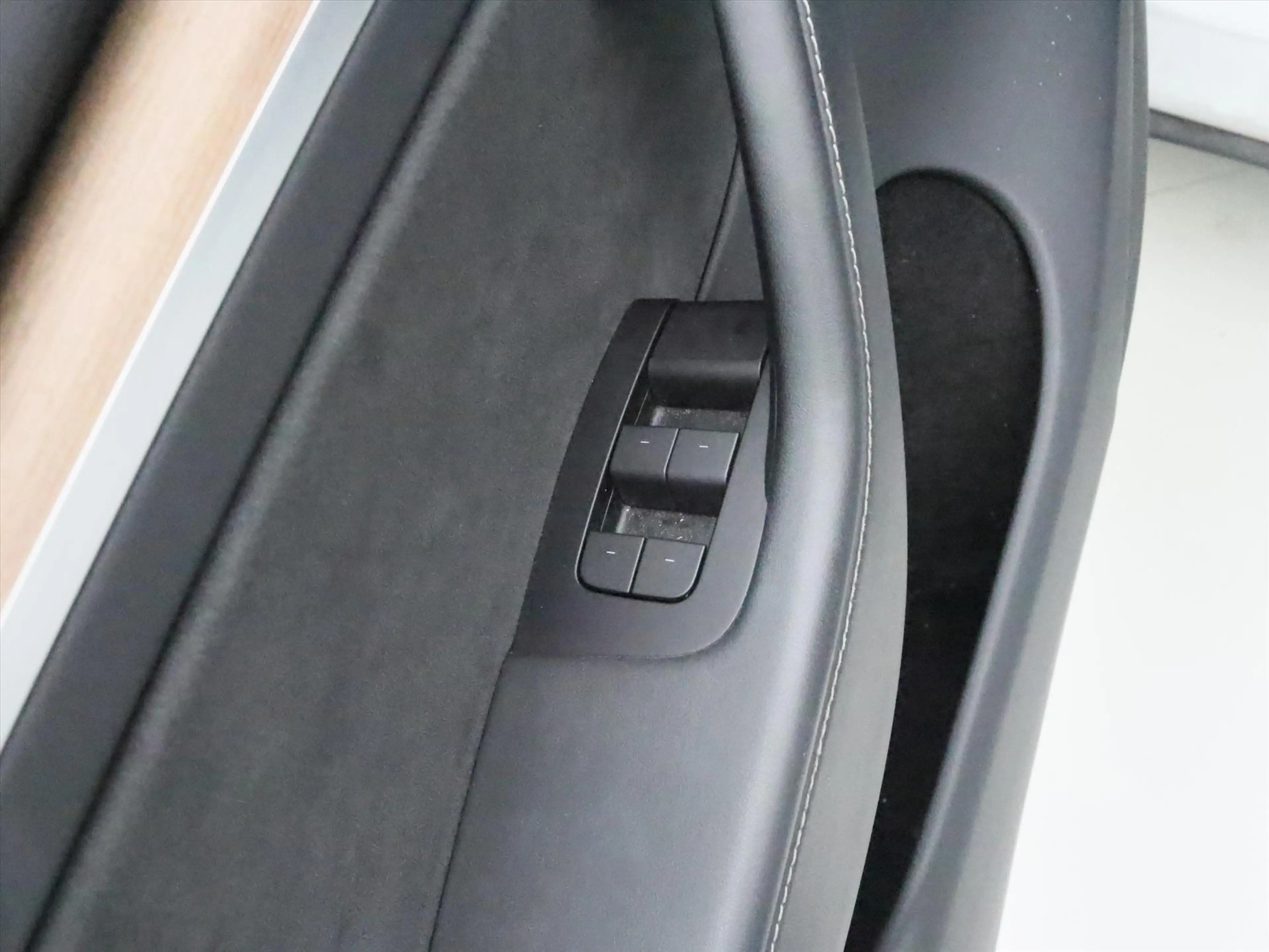 Tesla Model Y Long Range AWD 75kWh 351pk 92.8% SoH [ TREKHAAK+AM — photo 31