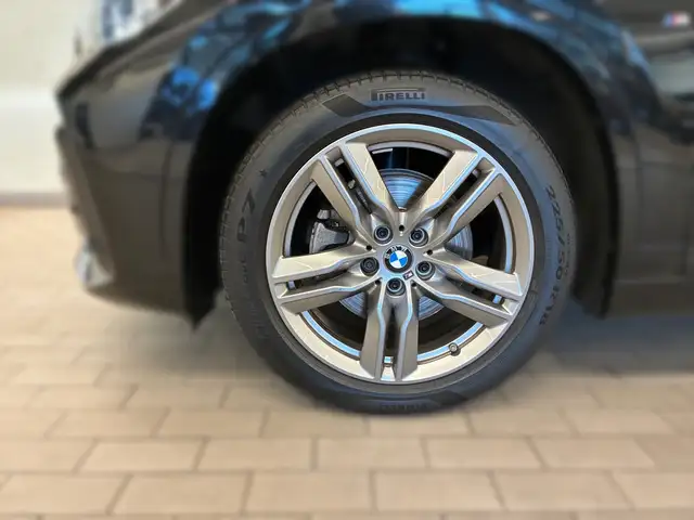 BMW X1 view 3