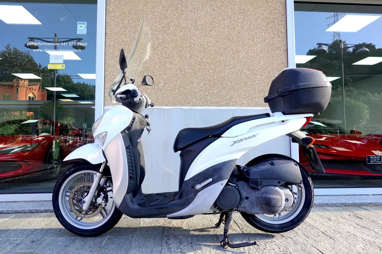 Yamaha Xenter 150 PARABREZZA - BAULETTO Bianco - 2