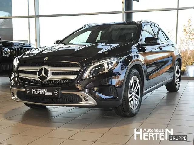 Mercedes-Benz GLA 180 Urban+NAVI+BI-XENON+R-KAMERA+SPUR-P.+SHZ