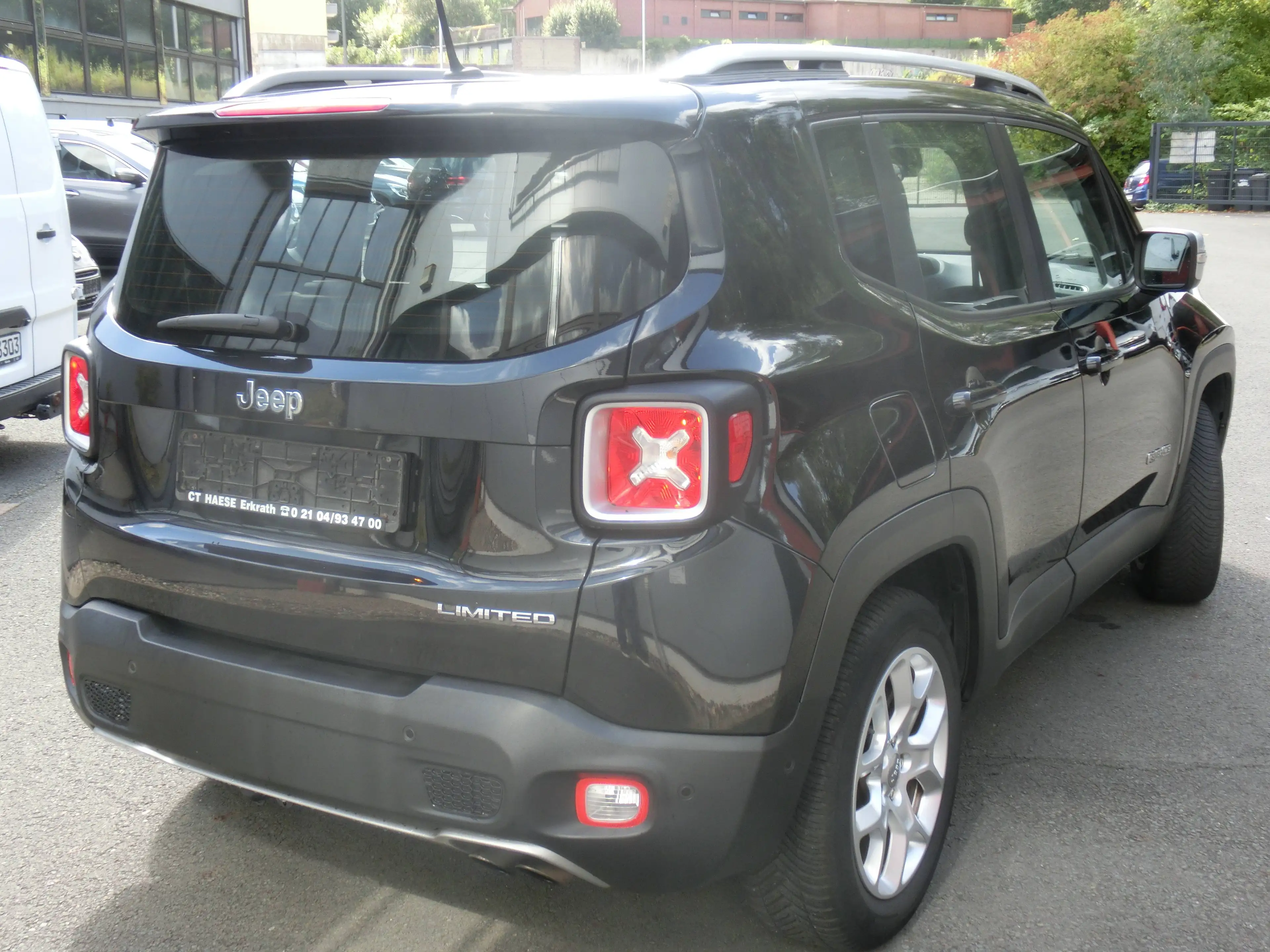 Jeep Renegade 1.4l Limited / Klimaanlage, Telefon , Panoramaglasdach defekt — photo 4