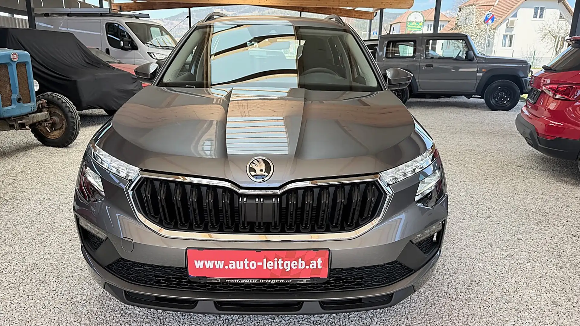 Skoda Kamiq 1,0 TSI Essence DSG Grau - 2
