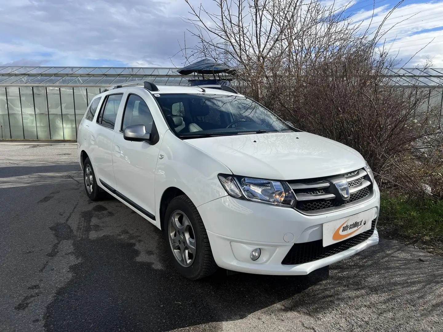 Dacia Logan Kombi dCi 90 1.Besitz Leder AHK Klima Tempomat Weiß - 1