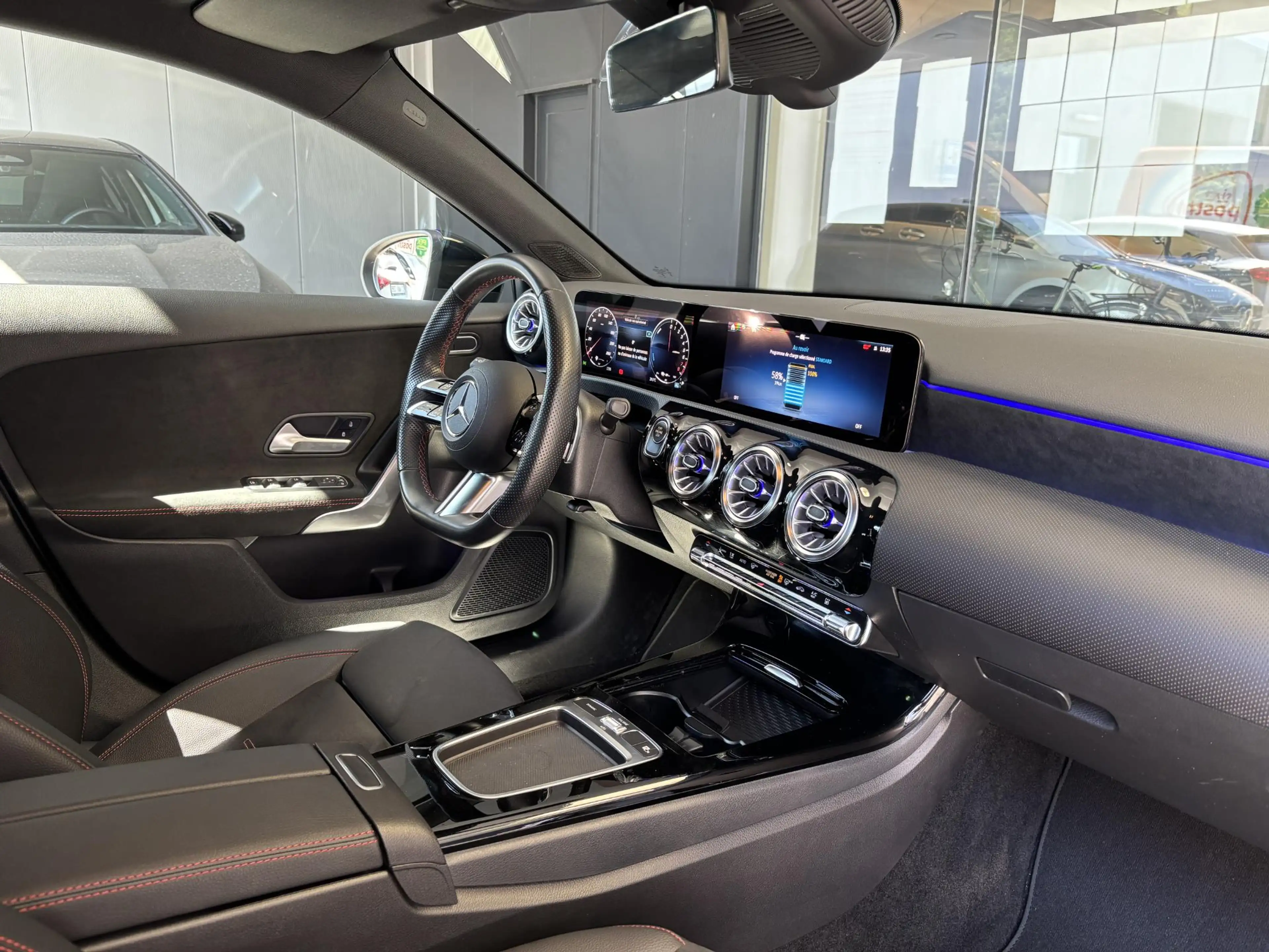 Mercedes-Benz A 250 A e AMG Line — photo 13