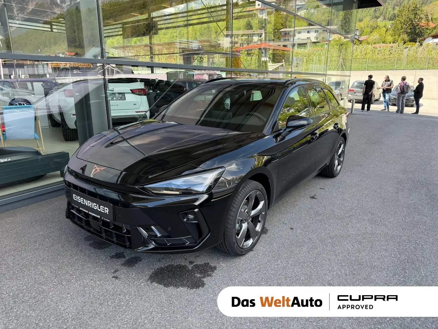 CUPRA Leon 1.5 eTSI DSG Schwarz - 1