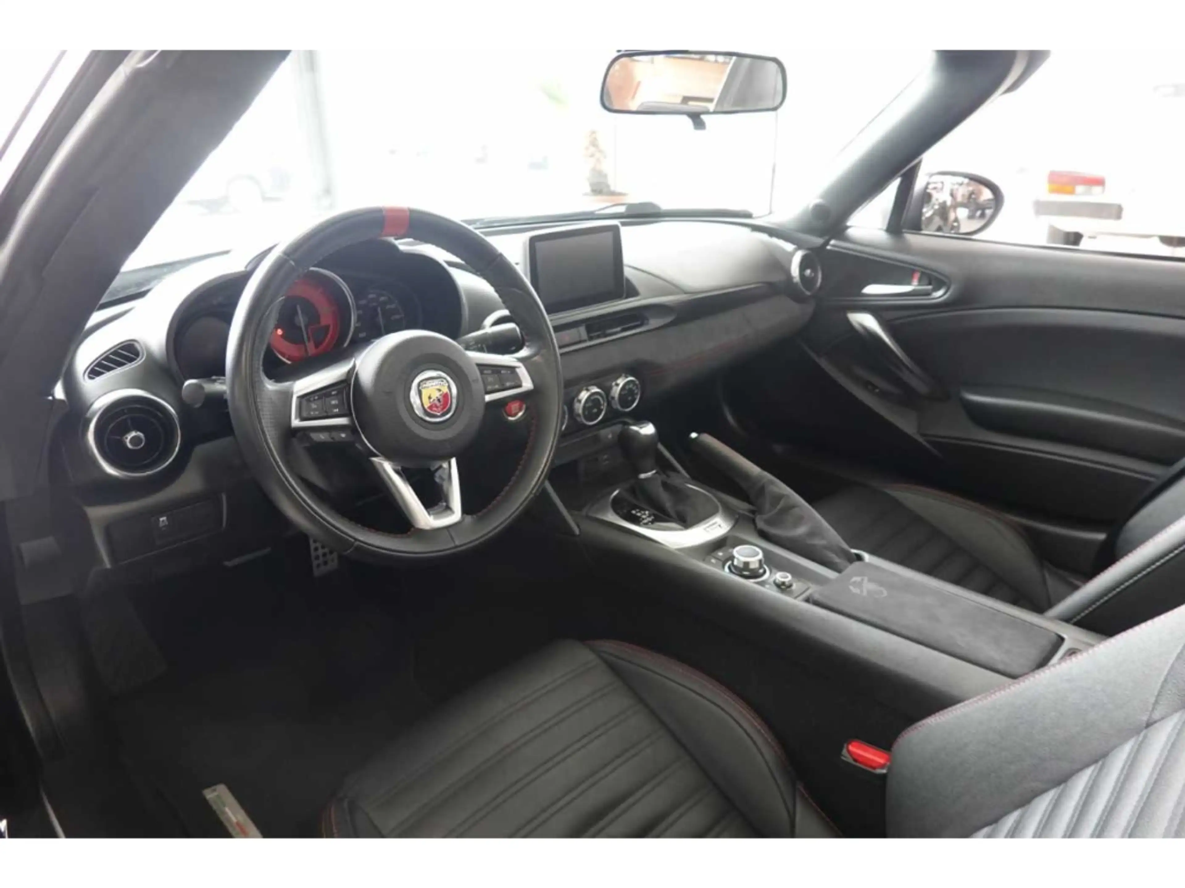 Abarth 124 Spider 1.4 T-Jet Automatik Leder Sportf.LED DAB Sp.Ausp.B — photo 12