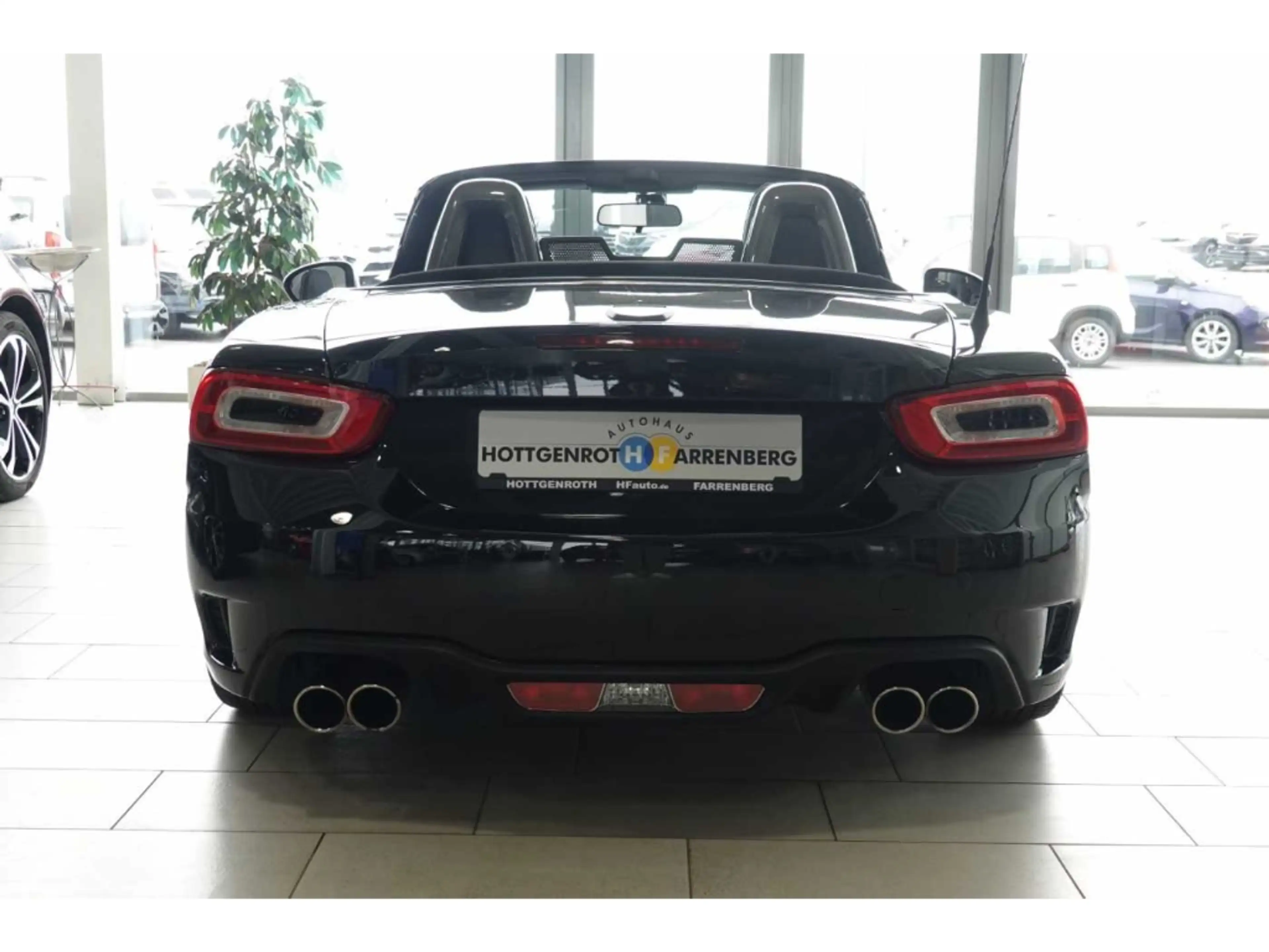 Abarth 124 Spider 1.4 T-Jet Automatik Leder Sportf.LED DAB Sp.Ausp.B — photo 7