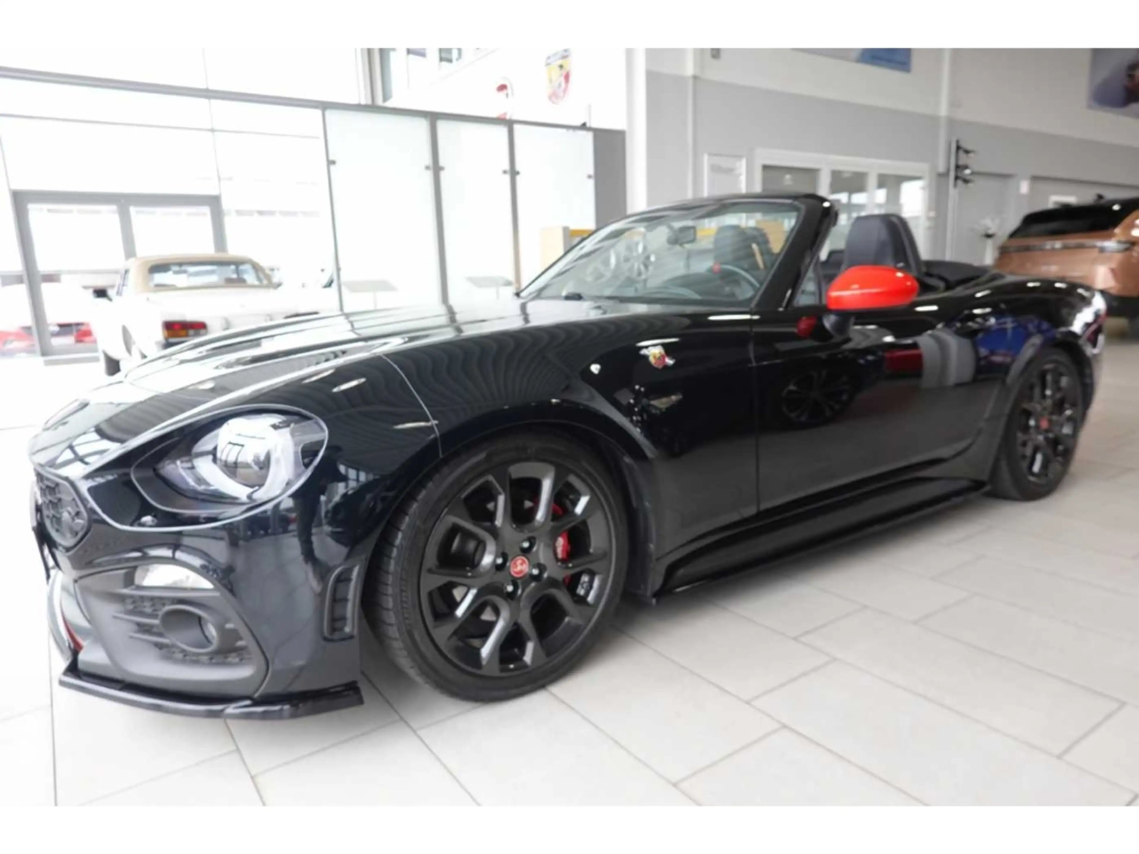 Abarth 124 Spider 1.4 T-Jet Automatik Leder Sportf.LED DAB Sp.Ausp.B — photo 6