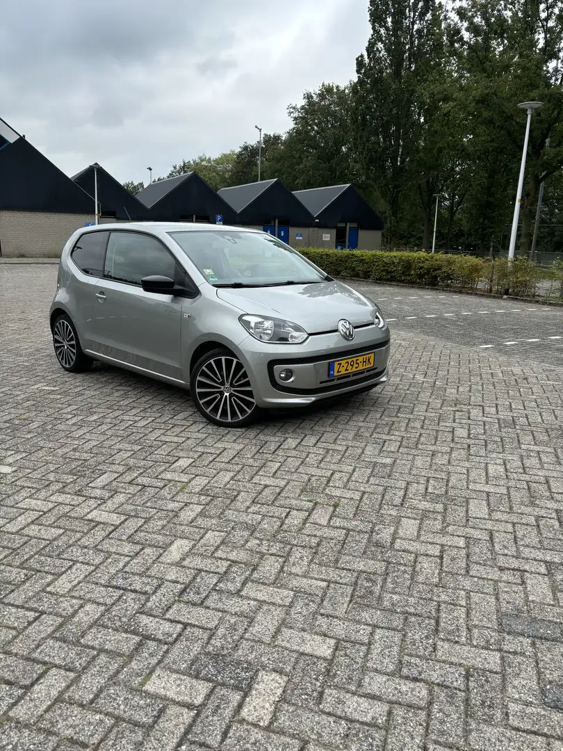 Volkswagen up! 1.0 groove up! Grijs - 1