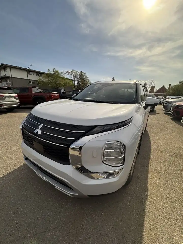 2024 Mitsubishi Outlander