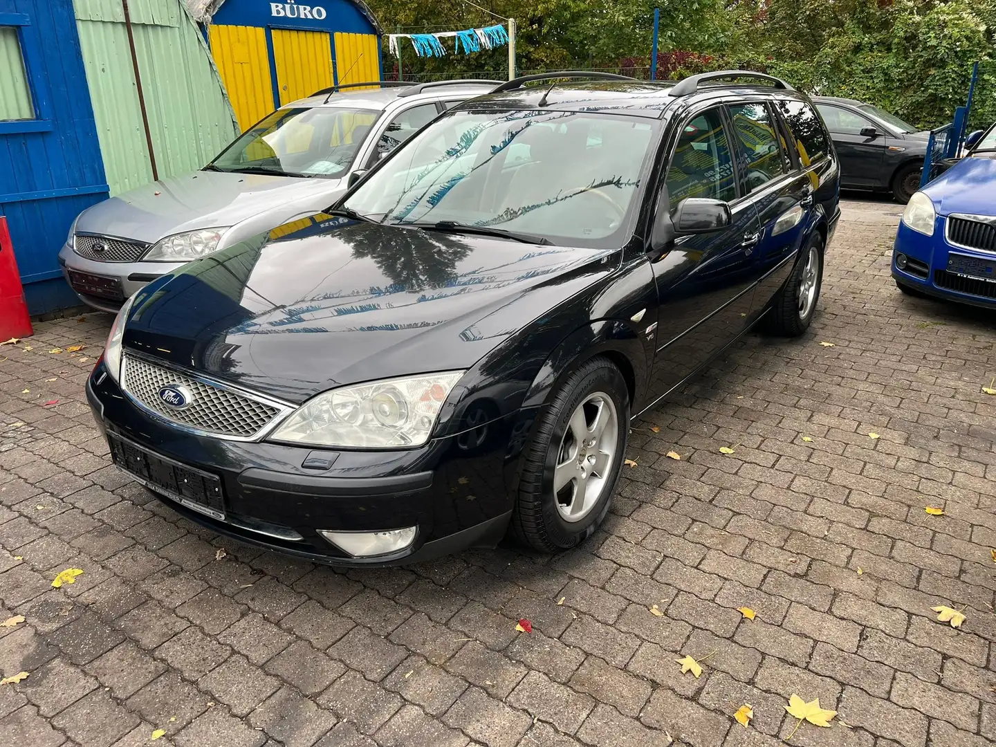 Ford Mondeo Mondeo Kombi V6 Ghia Tüv Neu 10.2027 AUTOMATIK Schwarz - 1