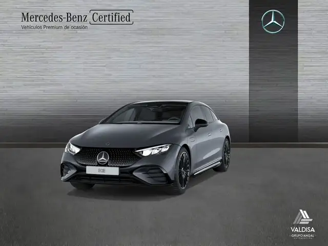 Mercedes-Benz EQE 350 AMG Line Exterior e Interior