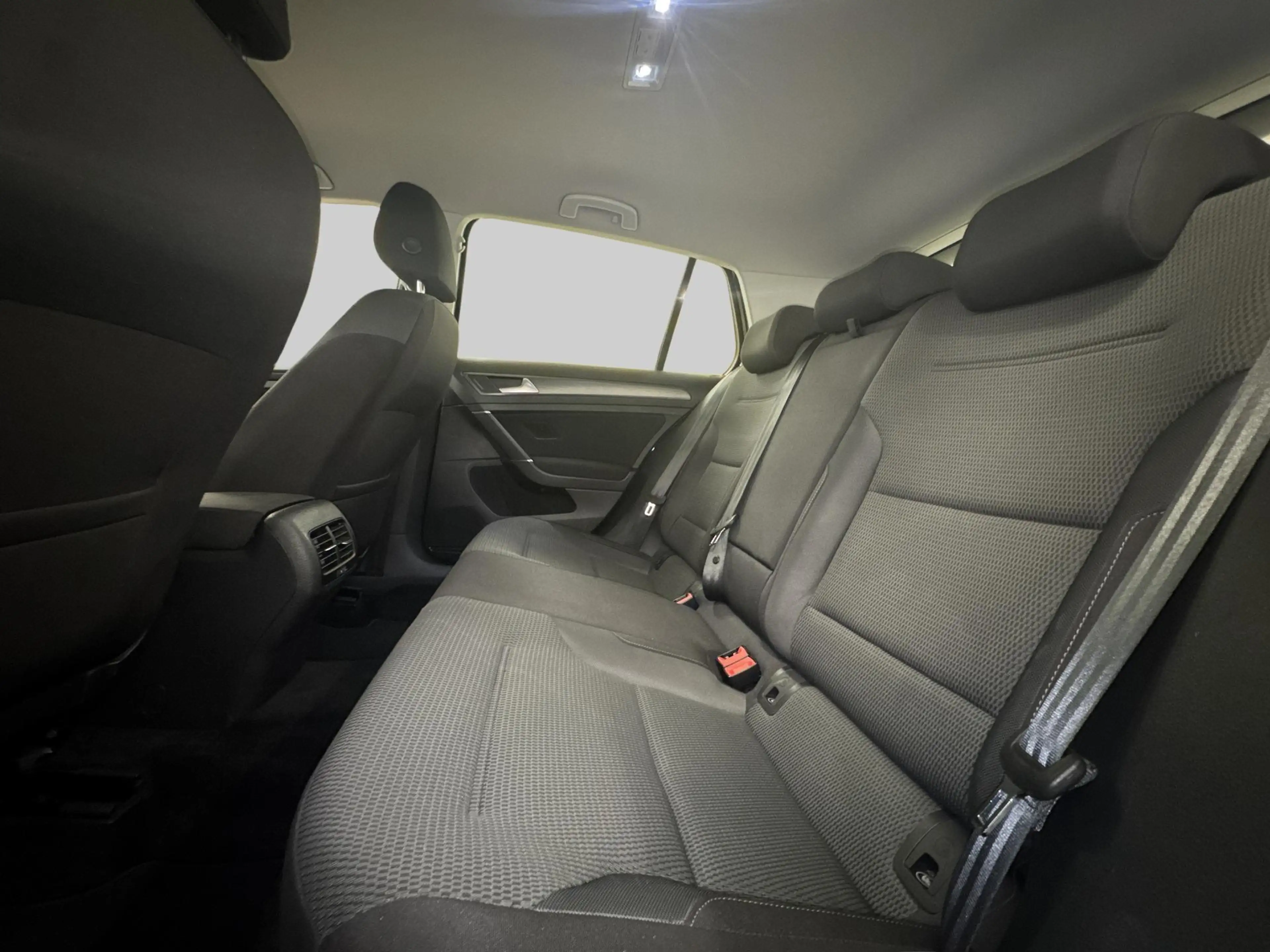 Volkswagen e-Golf | Achteruitrijcamera | Bots herkenning en activati — photo 6