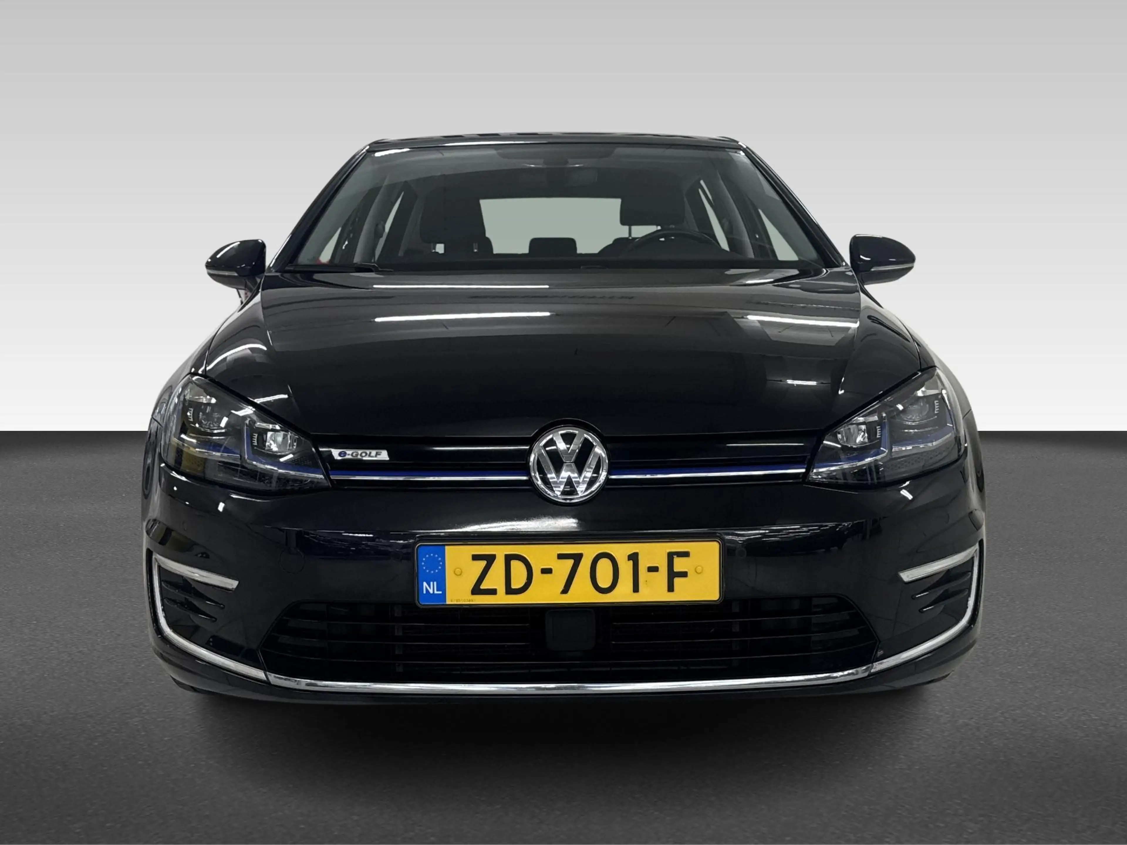 Volkswagen e-Golf | Achteruitrijcamera | Bots herkenning en activati — photo 7