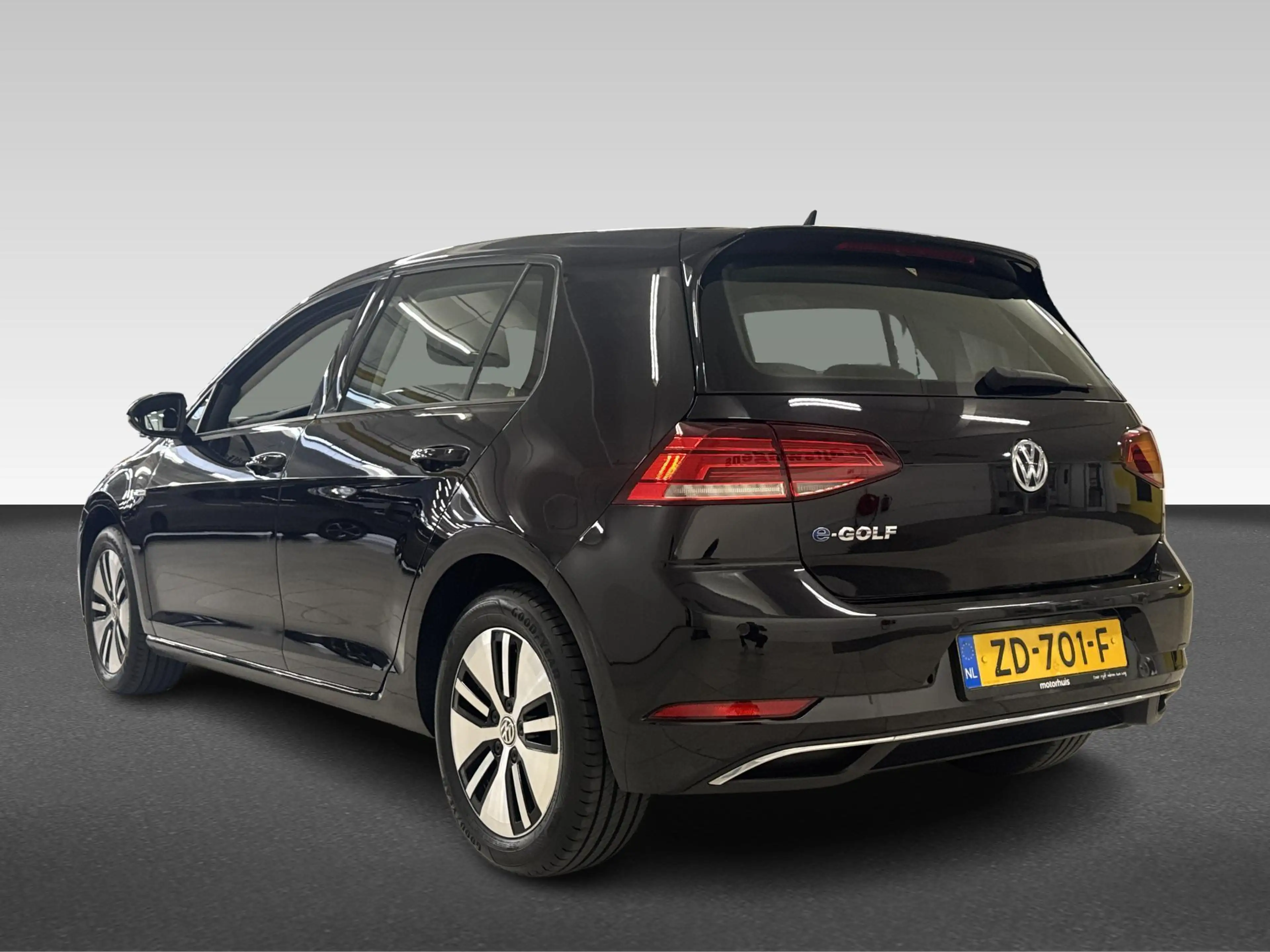 Volkswagen e-Golf | Achteruitrijcamera | Bots herkenning en activati — photo 3