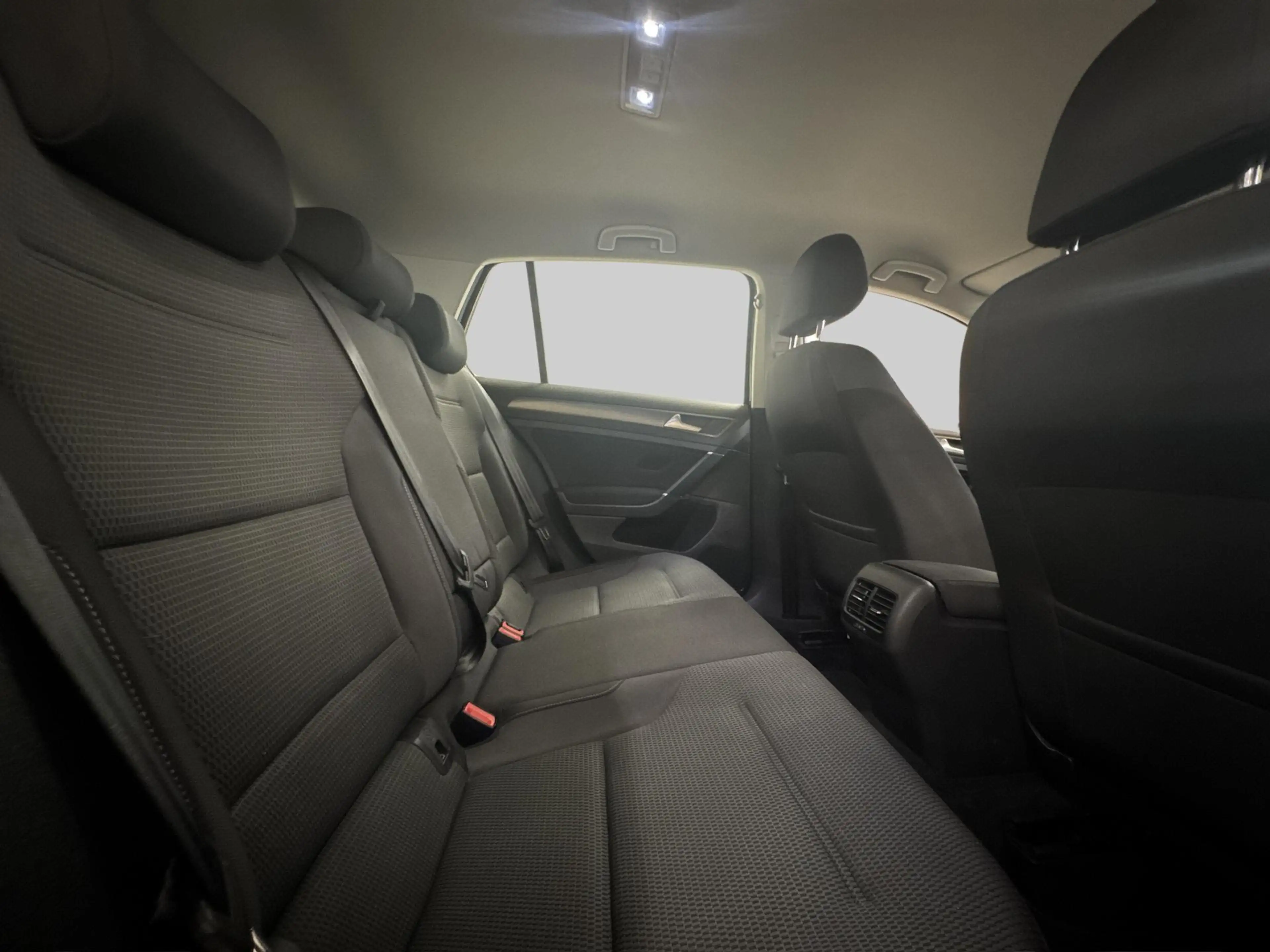 Volkswagen e-Golf | Achteruitrijcamera | Bots herkenning en activati — photo 14