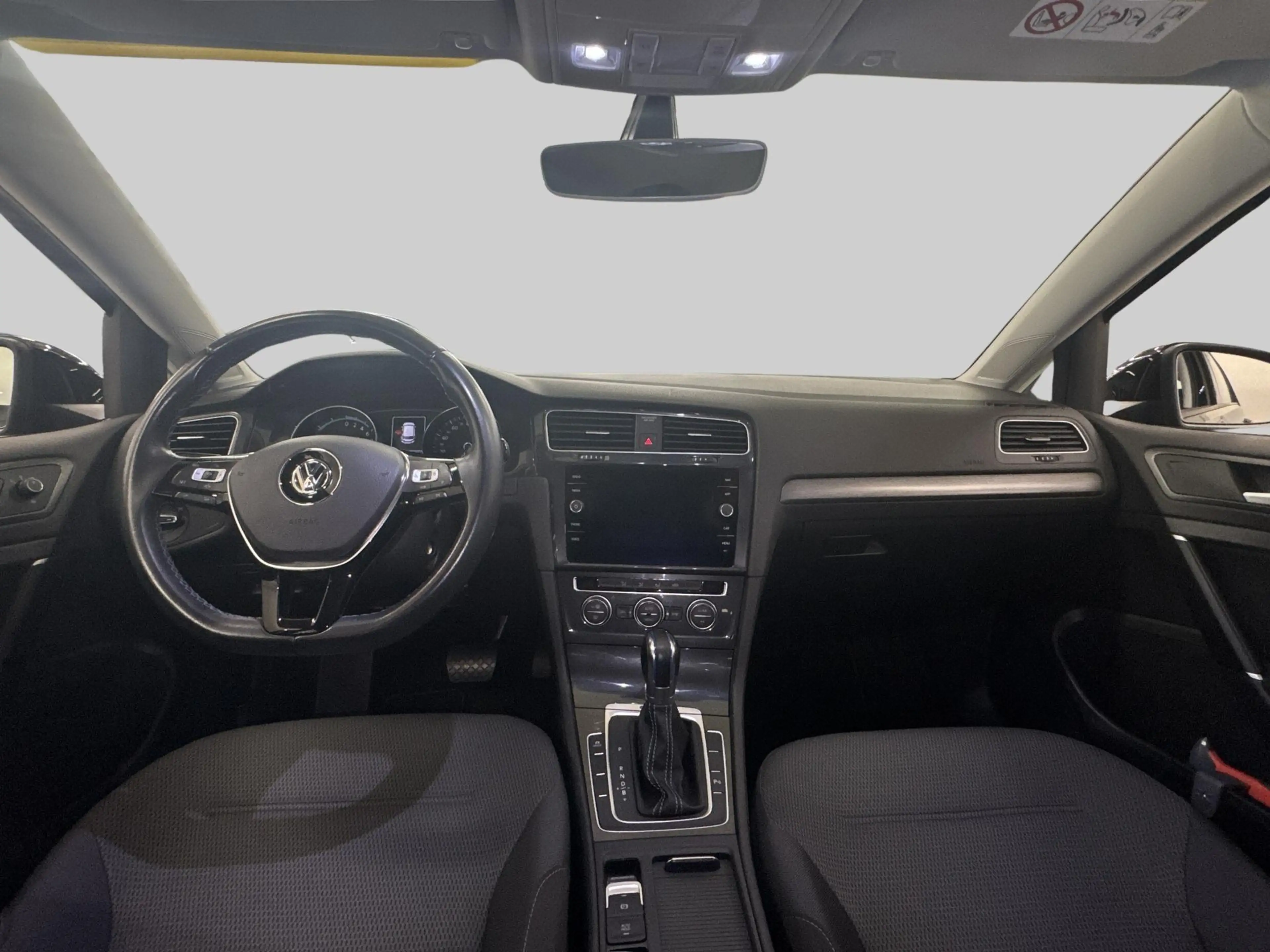 Volkswagen e-Golf | Achteruitrijcamera | Bots herkenning en activati — photo 5