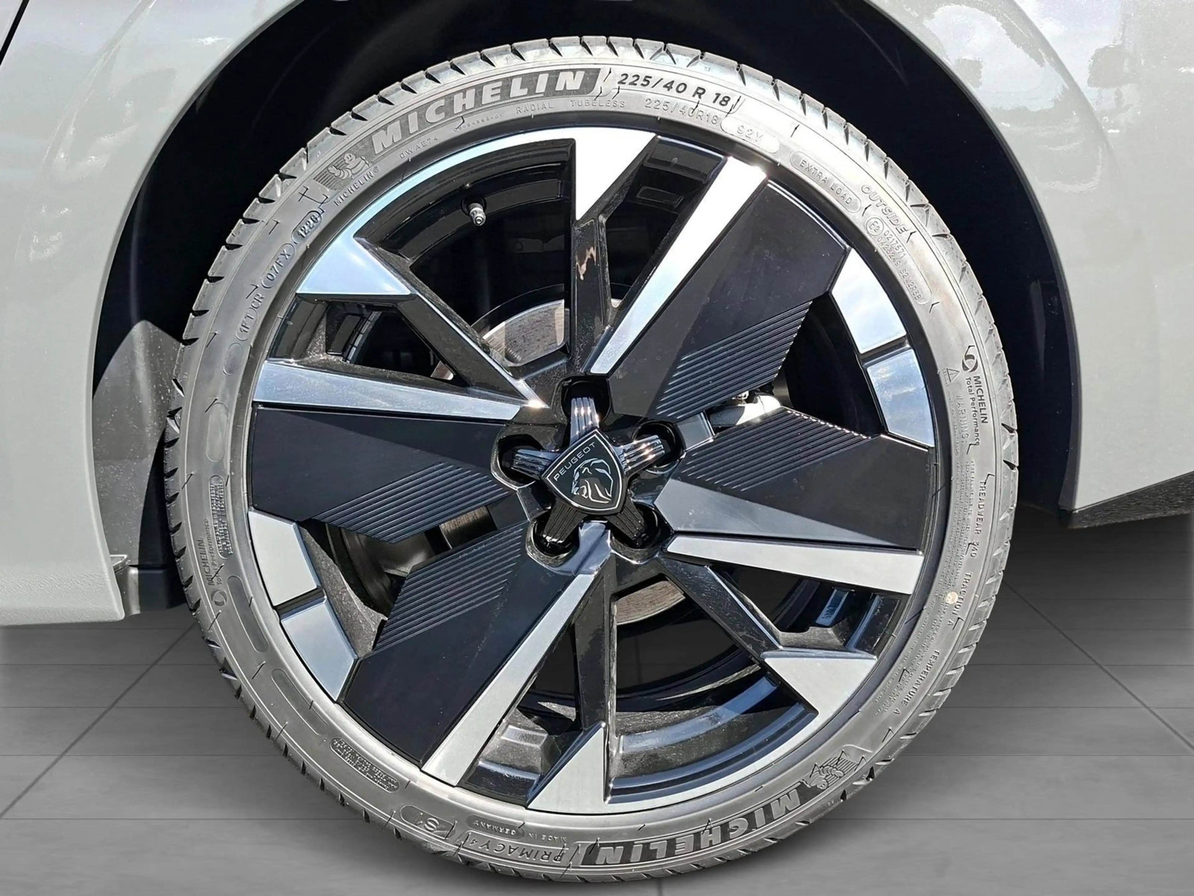 Peugeot 308 SW GT Exclusive Diesel 130 EAT8 — photo 6
