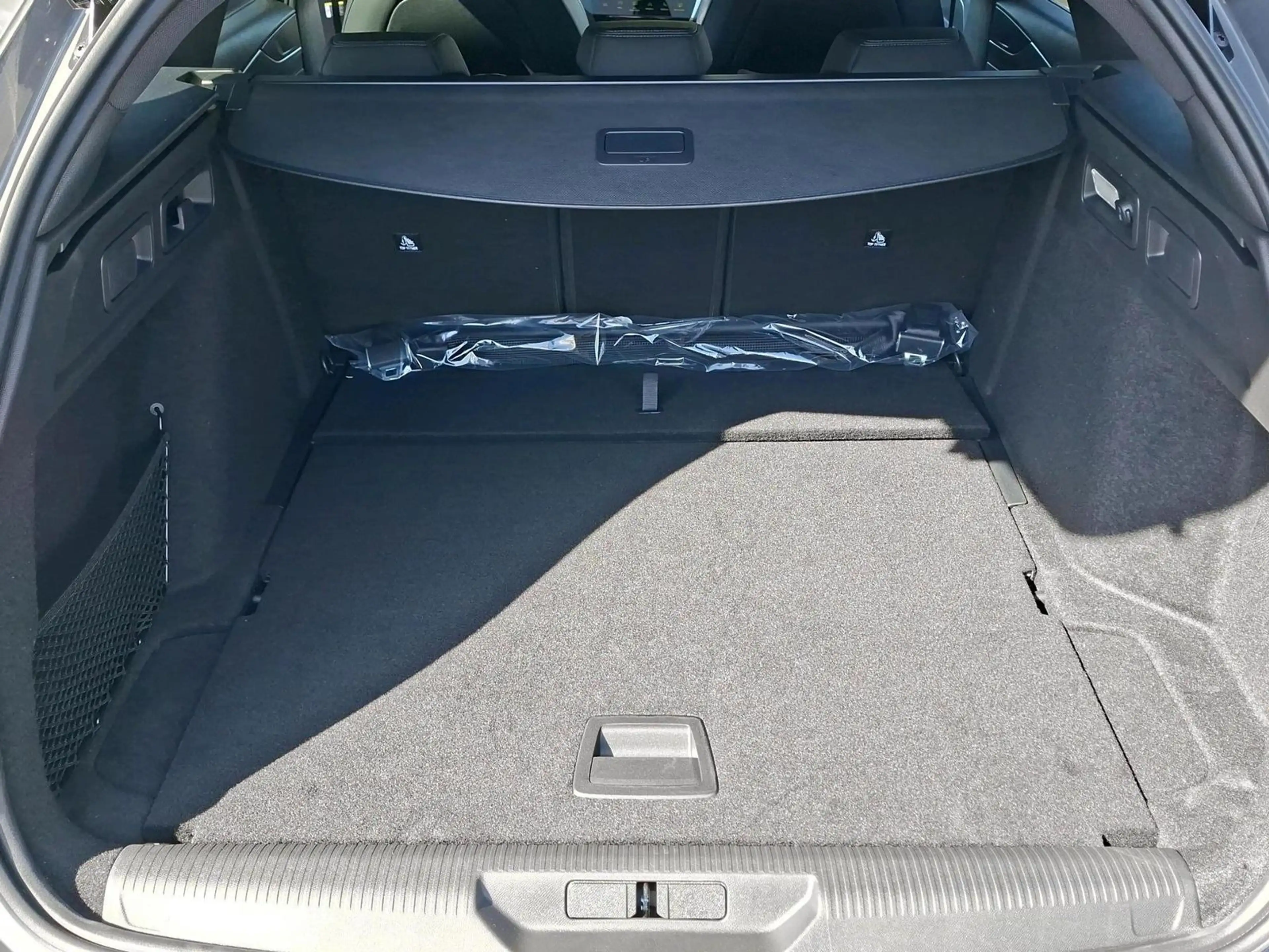 Peugeot 308 SW GT Exclusive Diesel 130 EAT8 — photo 5