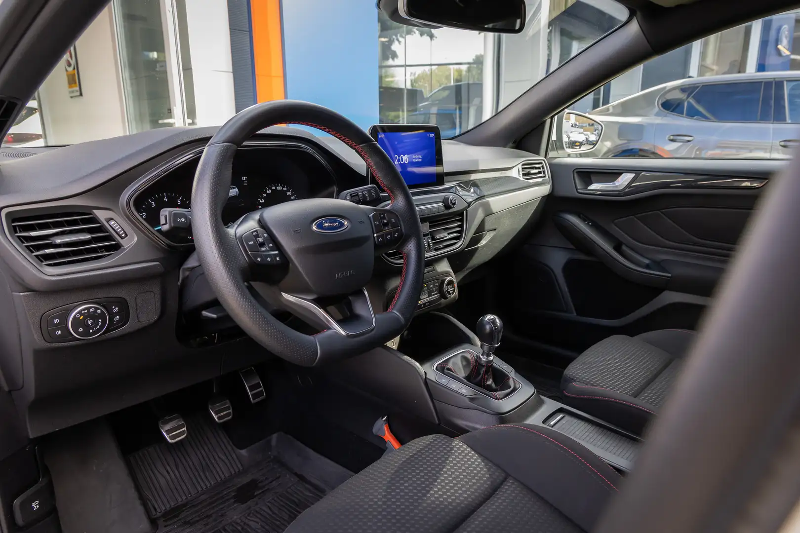 Ford Focus Wagon 1.0 EcoBoost Hybrid ST Line Business | Achte Wit - 2