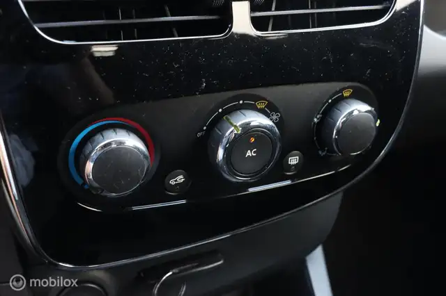 Renault Clio view 11
