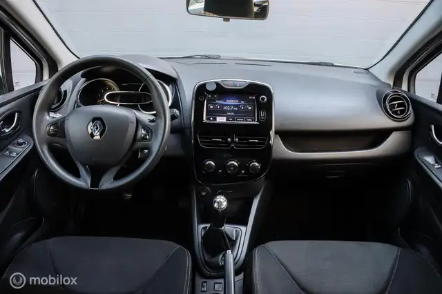 Renault Clio view 3