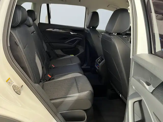 Volkswagen Tiguan view 11