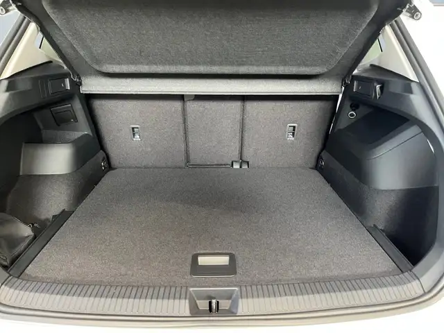 Volkswagen Tiguan view 14