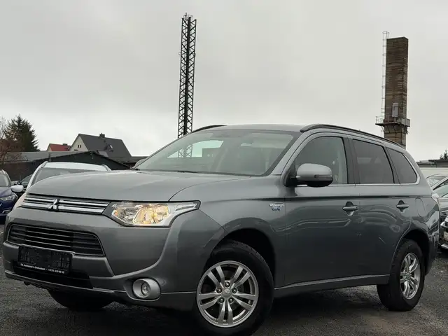 Mitsubishi Outlander PHEV 4WD