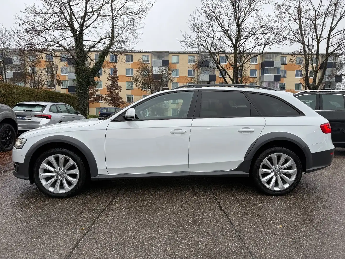 Audi A4 allroad quatt 2.0 TDI AUT~Navi~Leder~PDC~Temp Weiß - 2