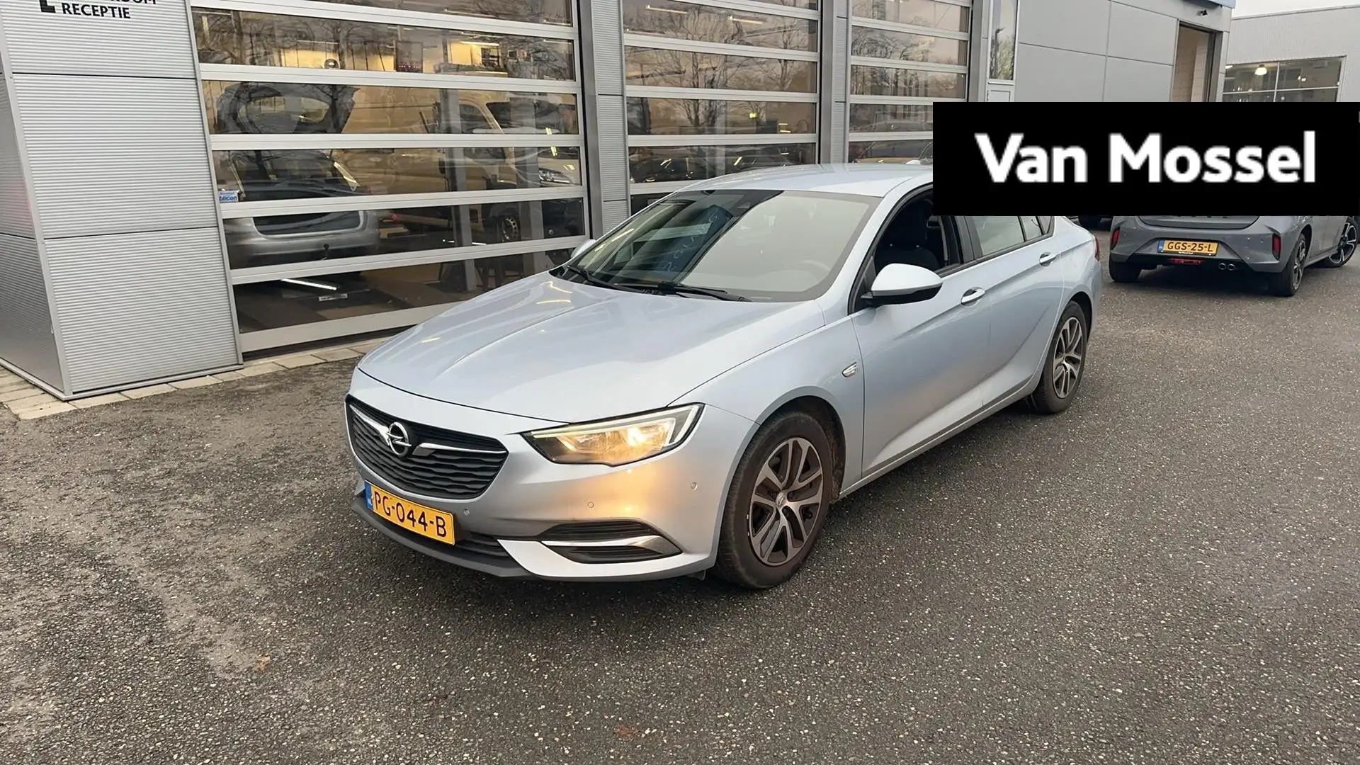 Opel Insignia Grand Sport 1.5 Turbo EcoTec Online Edition Gris - 2