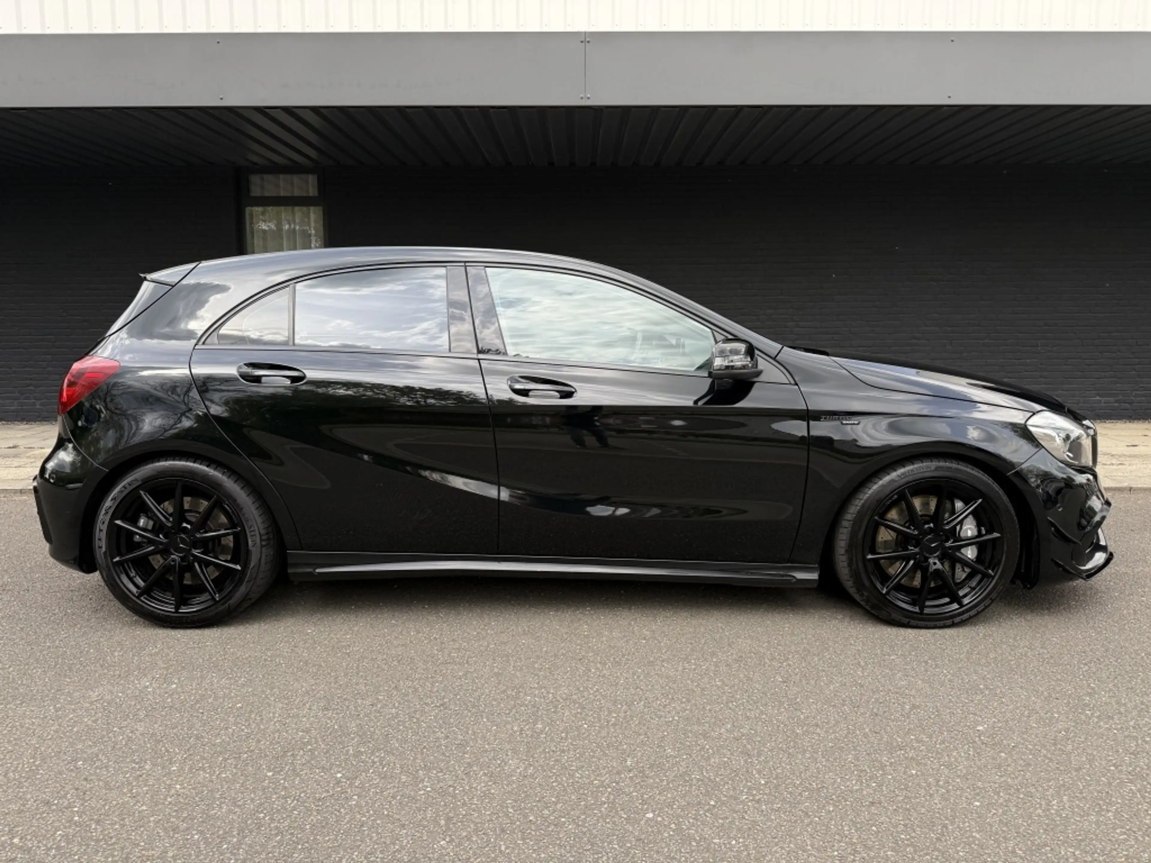 Mercedes-Benz A 45 AMG 4MATIC — photo 17