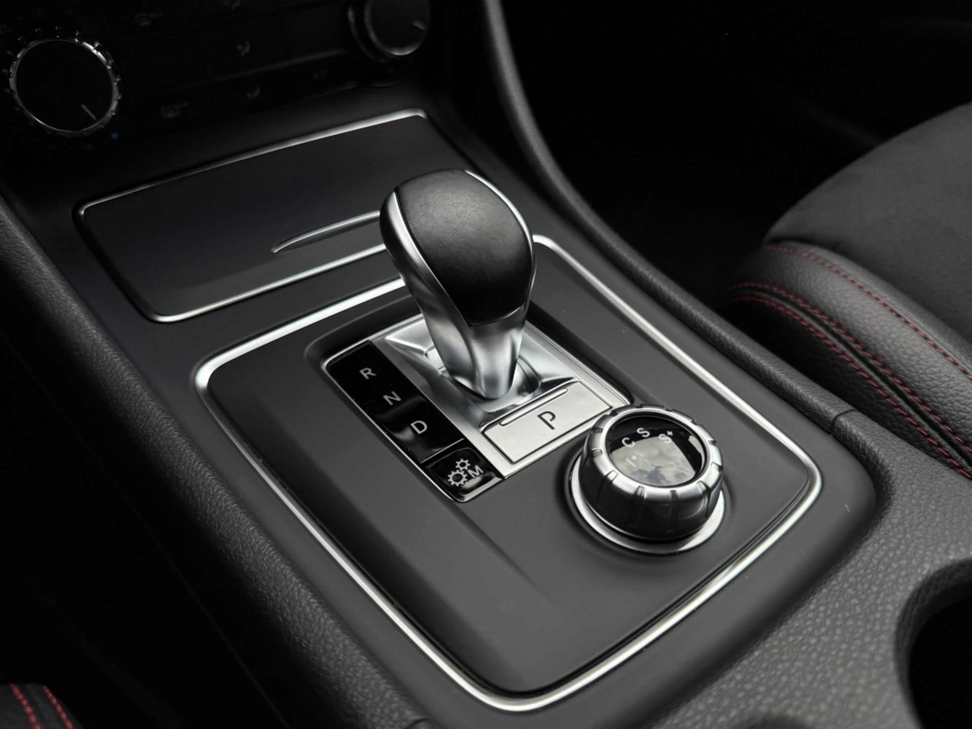Mercedes-Benz A 45 AMG 4MATIC — photo 14
