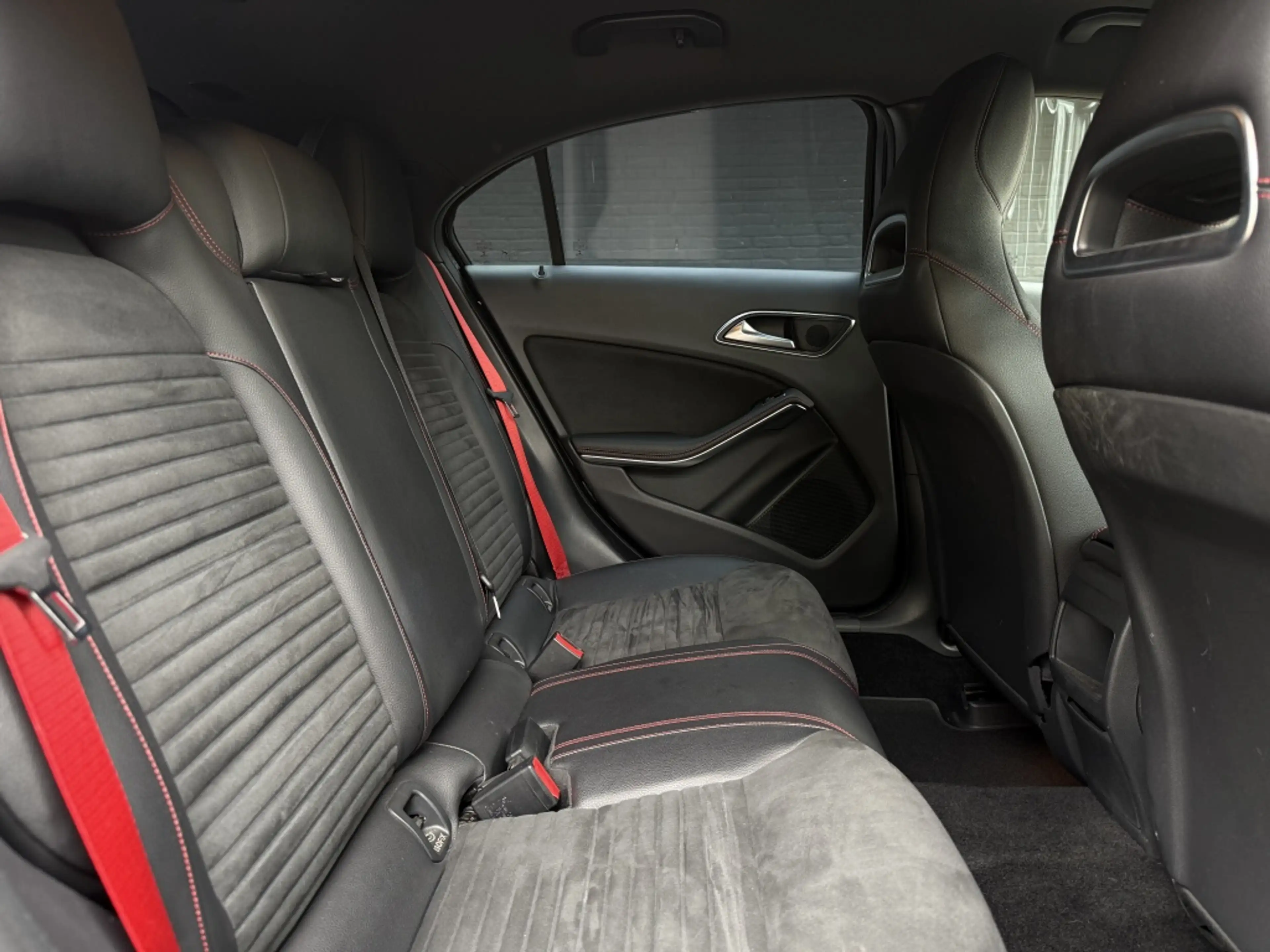 Mercedes-Benz A 45 AMG 4MATIC — photo 7