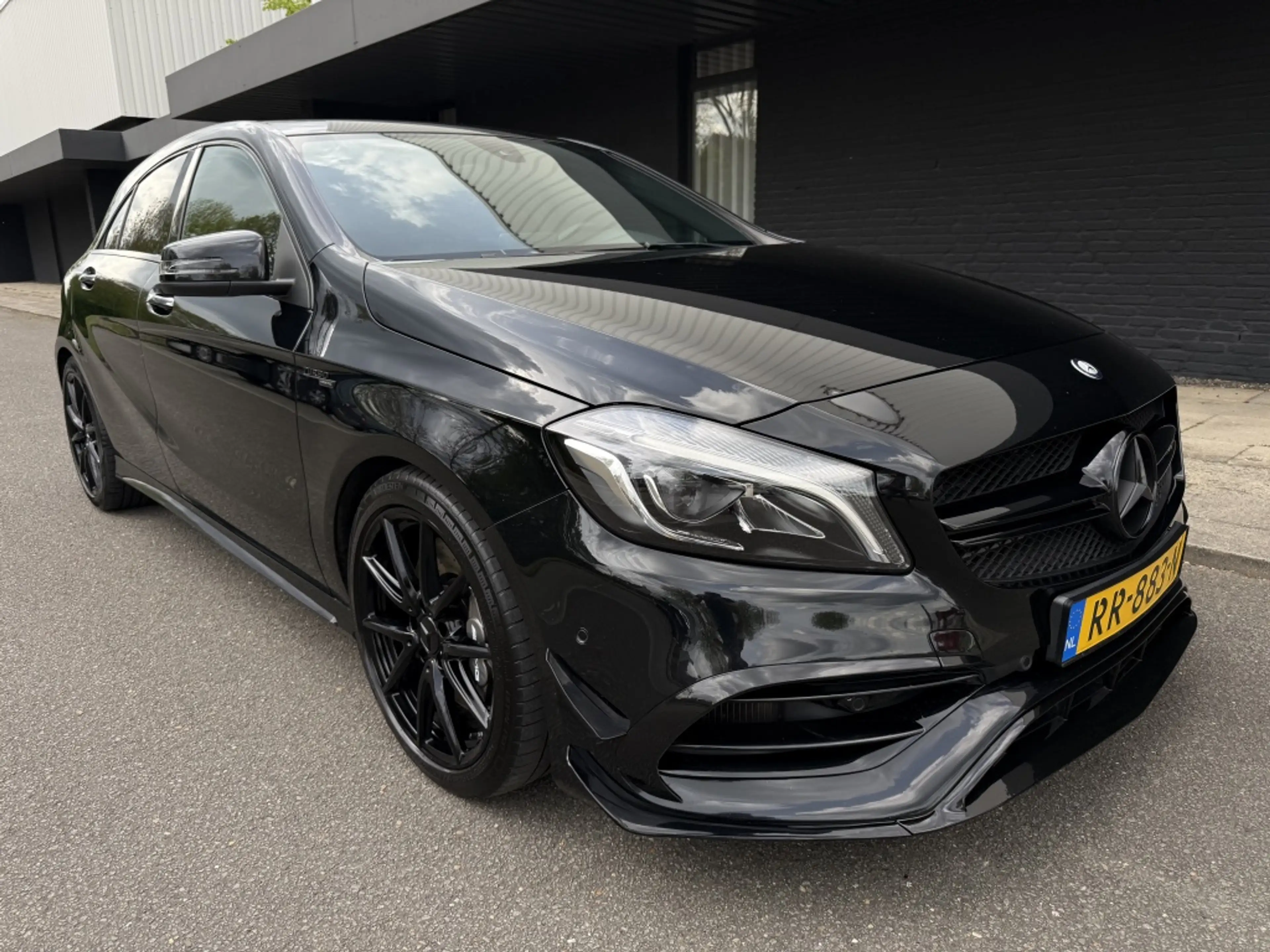 Mercedes-Benz A 45 AMG 4MATIC — photo 16